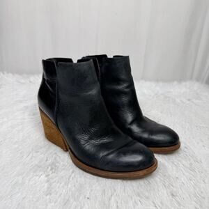 KORK-EASE / Chandra black leather back zipper stacked heel booties / 6